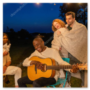 Intiem akoestisch optreden met zachte belichting