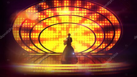 Anttoinette viert winst op podium met trofee onder spotlights