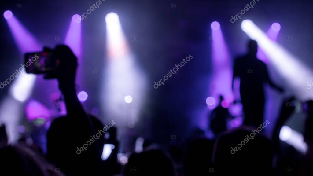 Optreden op groot podium met publiek